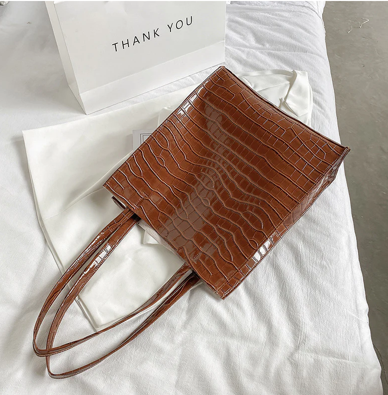 Large brown clutch bag with crocodile skin print, made of high-quality faux leather, item code ART2268.