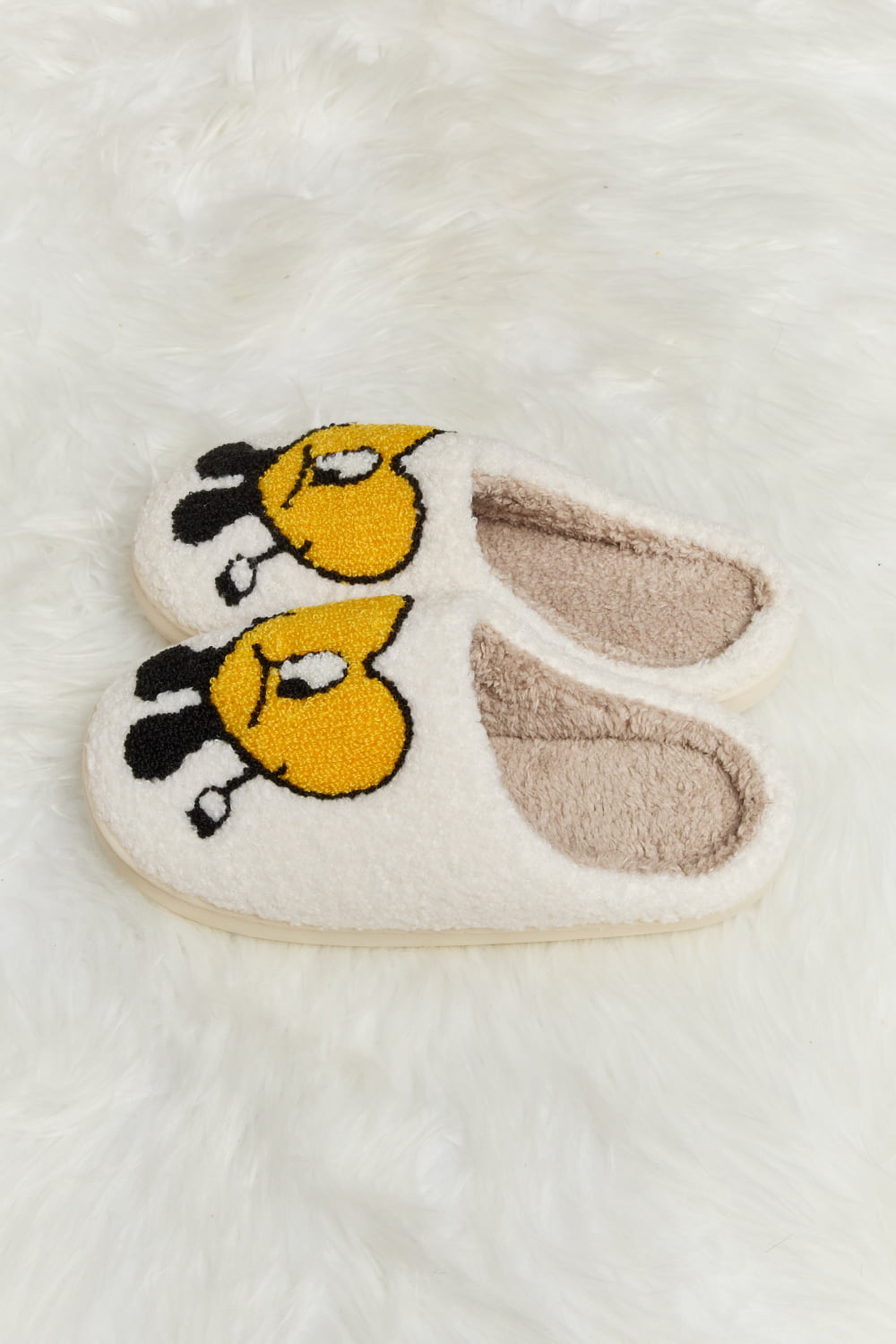 Melody Love Heart Print Plush Slippers featuring soft fleece and a charming heart pattern, perfect for cozy home wear.