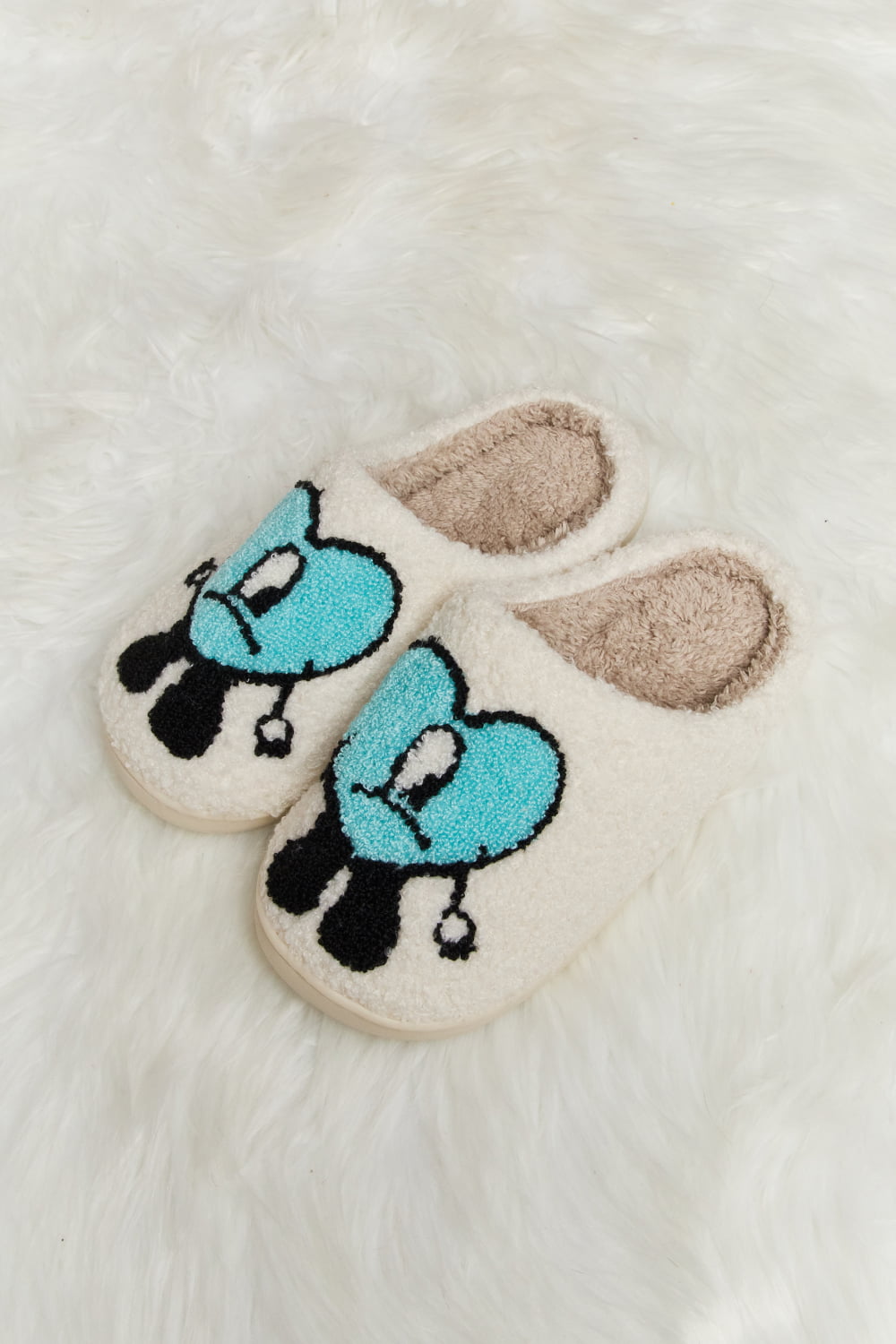 Melody Love Heart Print Plush Slippers featuring soft fleece and a charming heart pattern, perfect for cozy home wear.