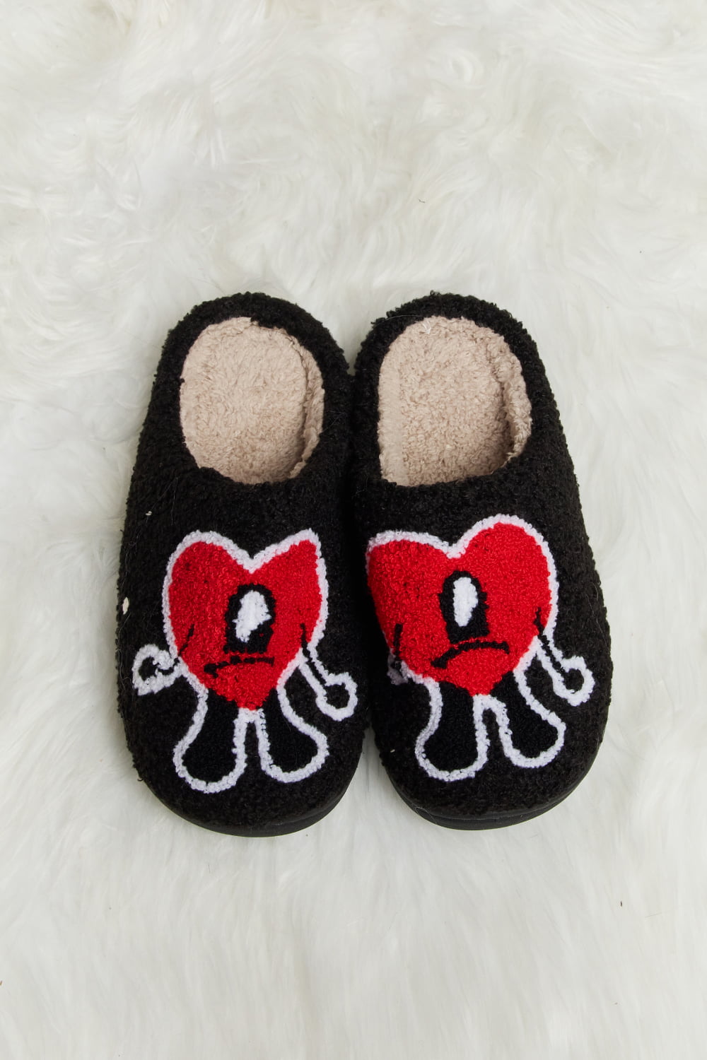 Melody Love Heart Print Plush Slippers featuring soft fleece and a charming heart pattern, perfect for cozy home wear.
