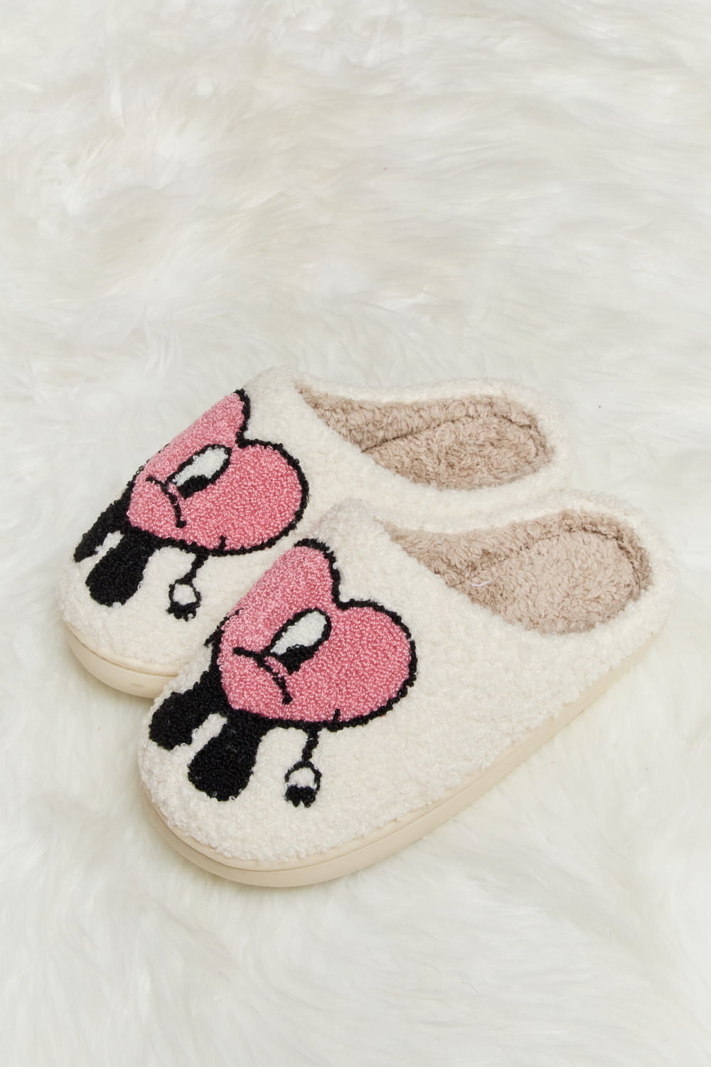 Melody Love Heart Print Plush Slippers featuring soft fleece and a charming heart pattern, perfect for cozy home wear.
