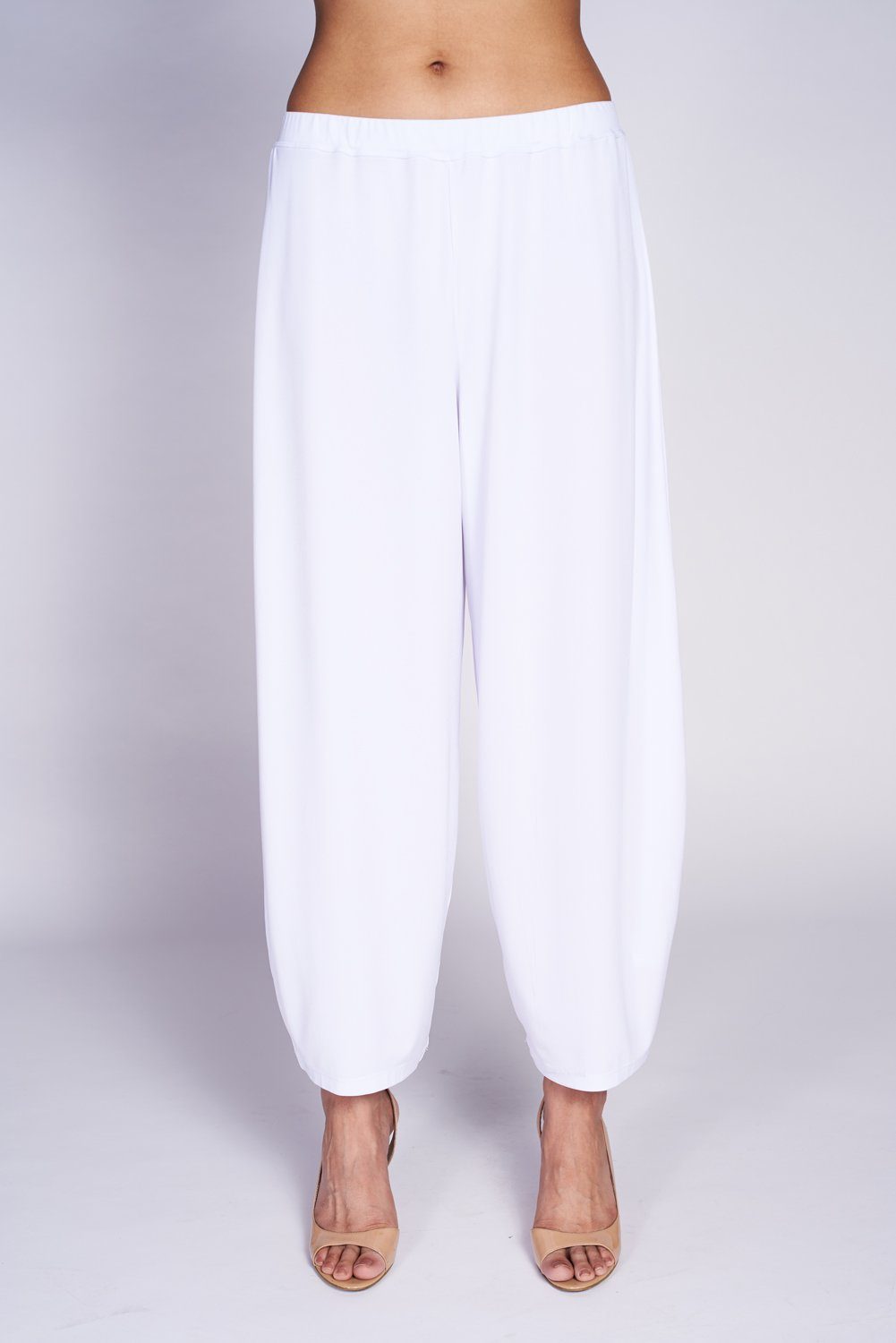 A pair of Moda Pants featuring a relaxed loose fit and ankle-length lantern style, made from wrinkle-free fabric.