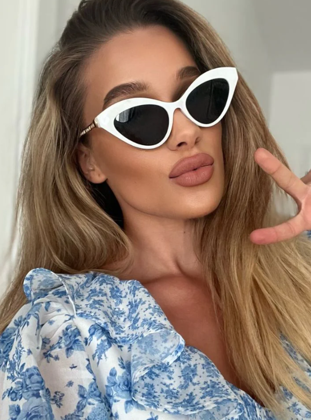 Modna sončna očala ART2186 v beli barvi, odporna na praske, z UV400 zaščito.