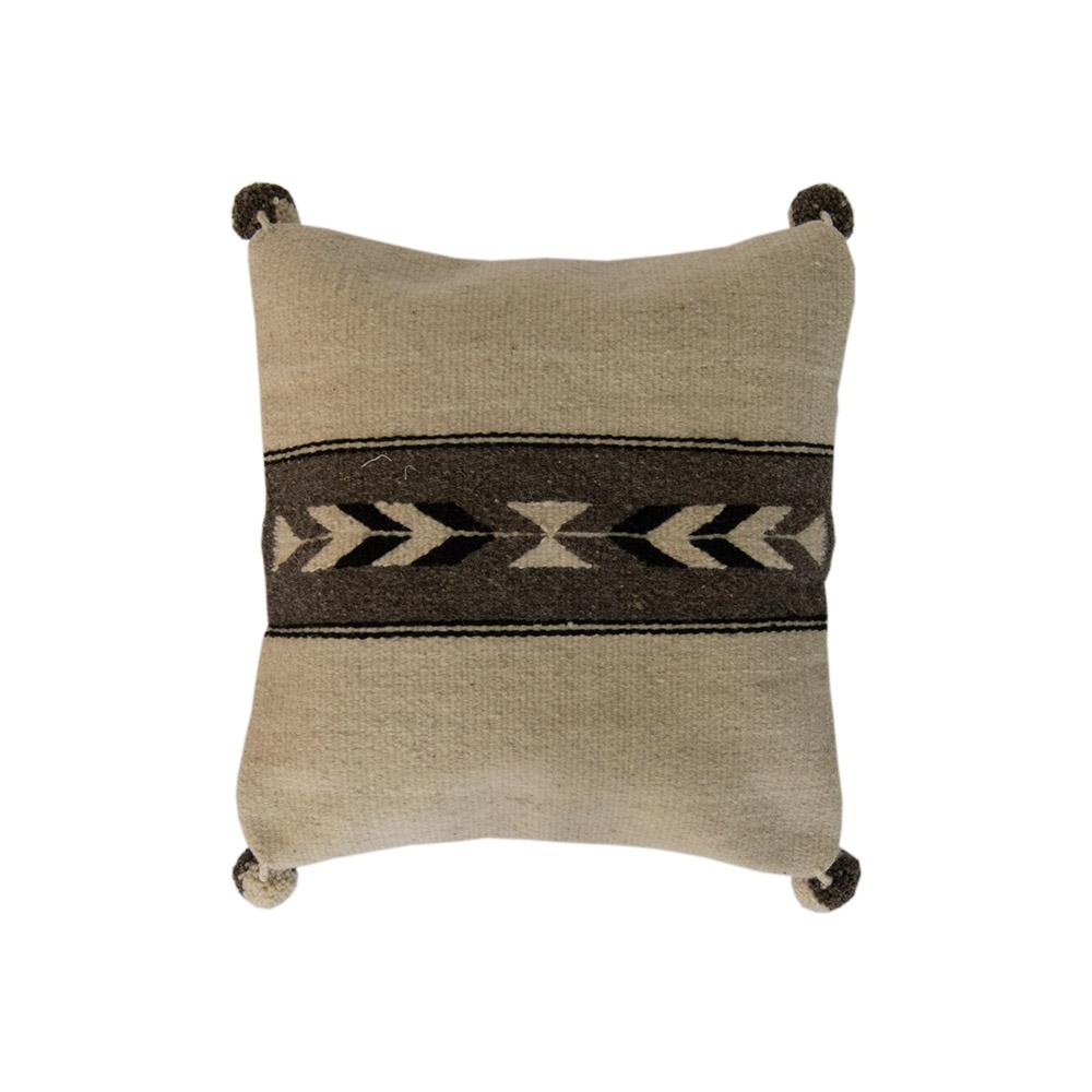 Neza Native American Style Pillow Cover featuring a diamond design, made from 100% wool and Mexican cotton, showcasing traditional craftsmanship.