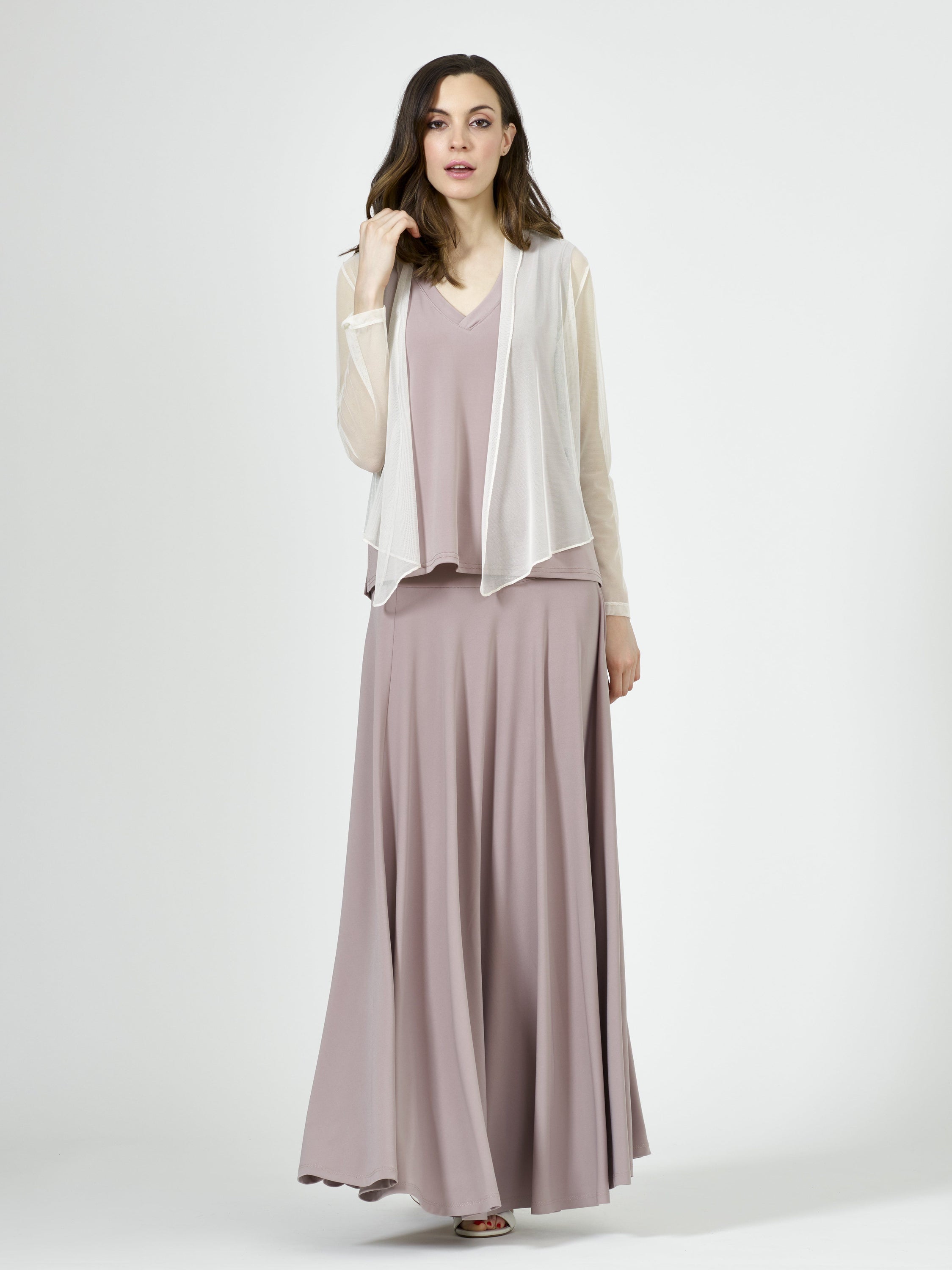 A stunning full circle skirt in versatile colors with a wide elastic waistband, perfect for any occasion.