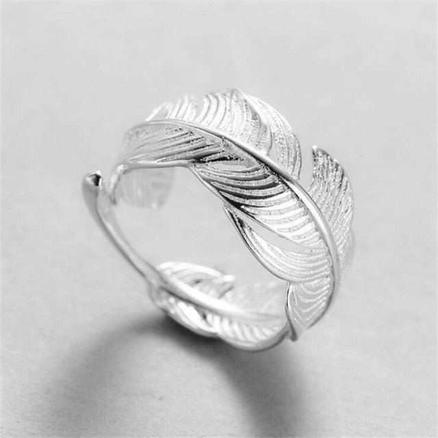 Silber Ring mit verschiedenen süßen Motiven, ideal für Frauen und Mädchen, aus Zinklegierung gefertigt.