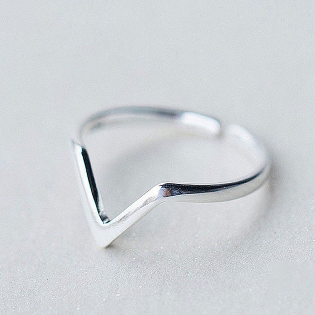 Silber Ring mit verschiedenen süßen Motiven, ideal für Frauen und Mädchen, aus Zinklegierung gefertigt.