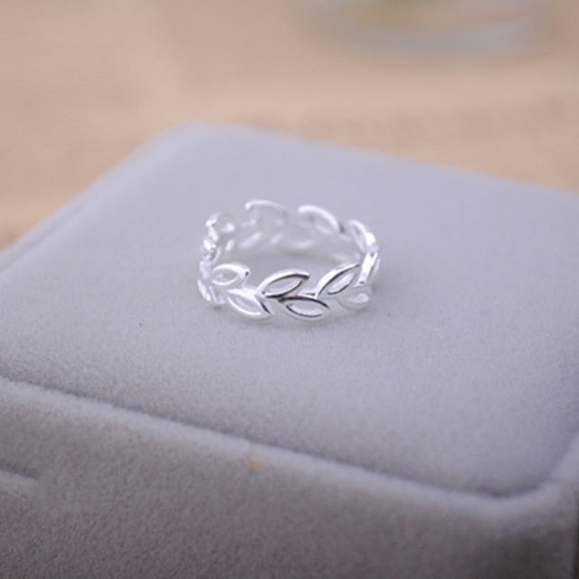 Silber Ring mit verschiedenen süßen Motiven, ideal für Frauen und Mädchen, aus Zinklegierung gefertigt.