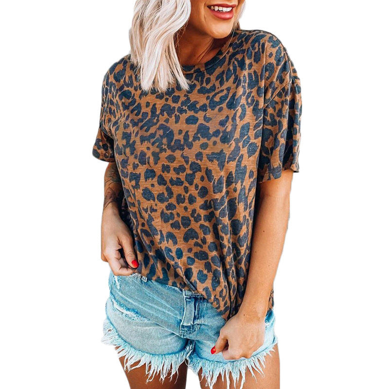 Summer Women's Leopard Lip Print T-Shirt featuring a round neck and short sleeves, designed for casual summer wear.