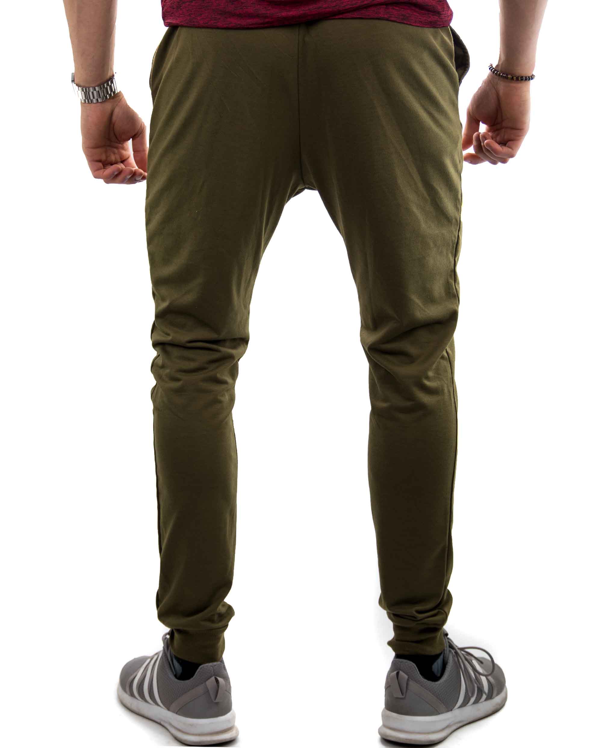 Stylische grüne Sweatpant Dynamic für Herren, aus 100% Baumwolle, ideal für Sport und Freizeit.