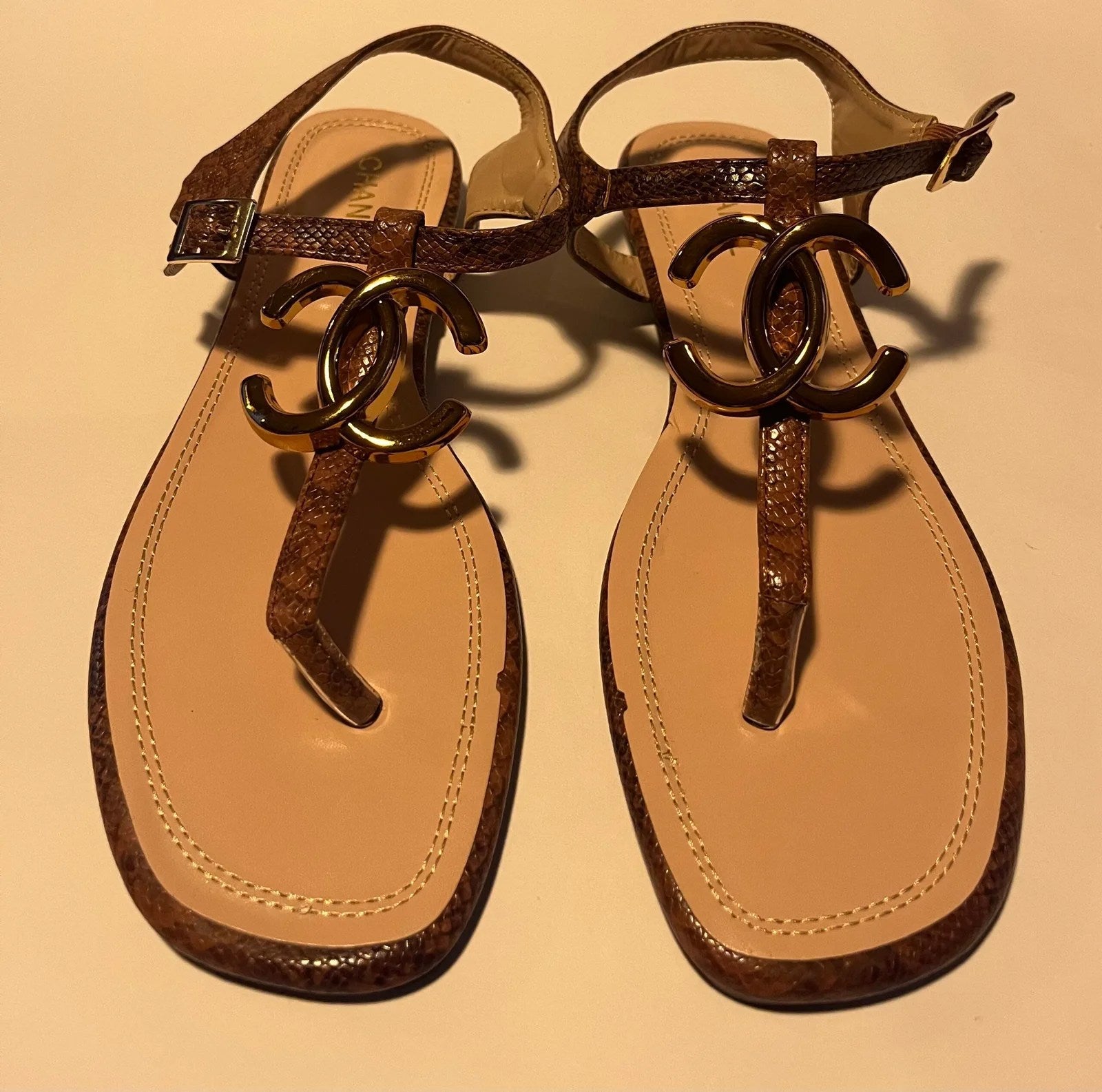 Women Thong Sandals with Back CC featuring stylish design and comfortable fit, perfect for summer wear.