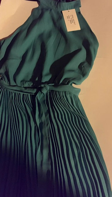 Women's 2023 Summer Sleeveless Halter Neck Pleated Midi Cocktail Dress in a vibrant color, featuring a flowy A-line design and stylish belt.