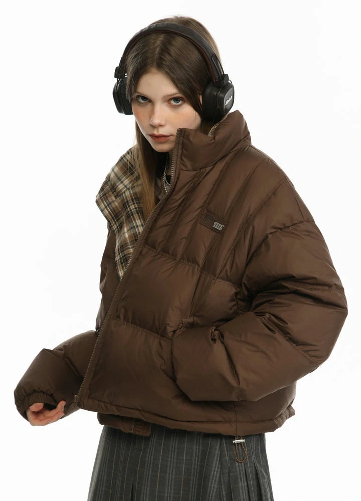 A stylish Women's Cropped Down Jacket in a relaxed fit, featuring a stand collar and 90% White Duck Down insulation, perfect for winter wear.