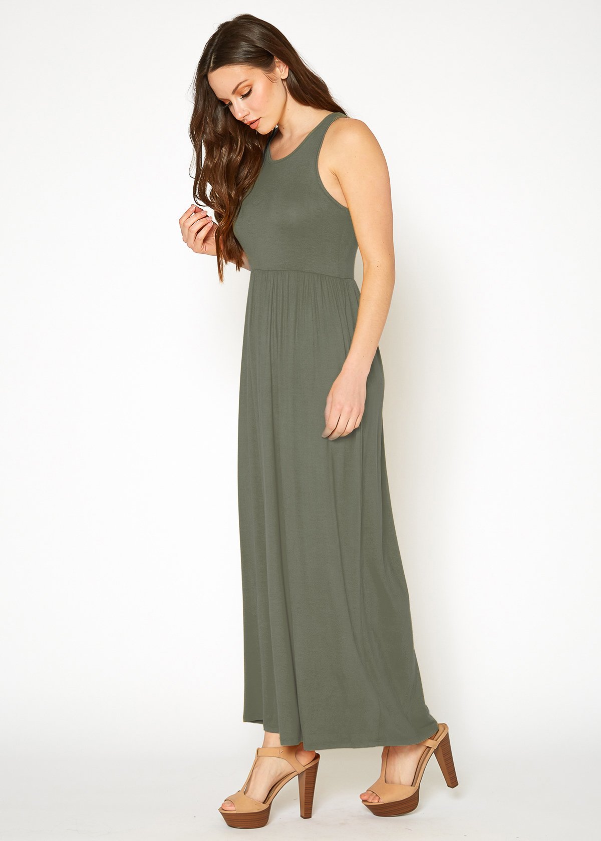 A stylish Women's Sleeveless Pleated Maxi Dress in a vibrant color, featuring a scoop neck and elegant pleats, perfect for any occasion.