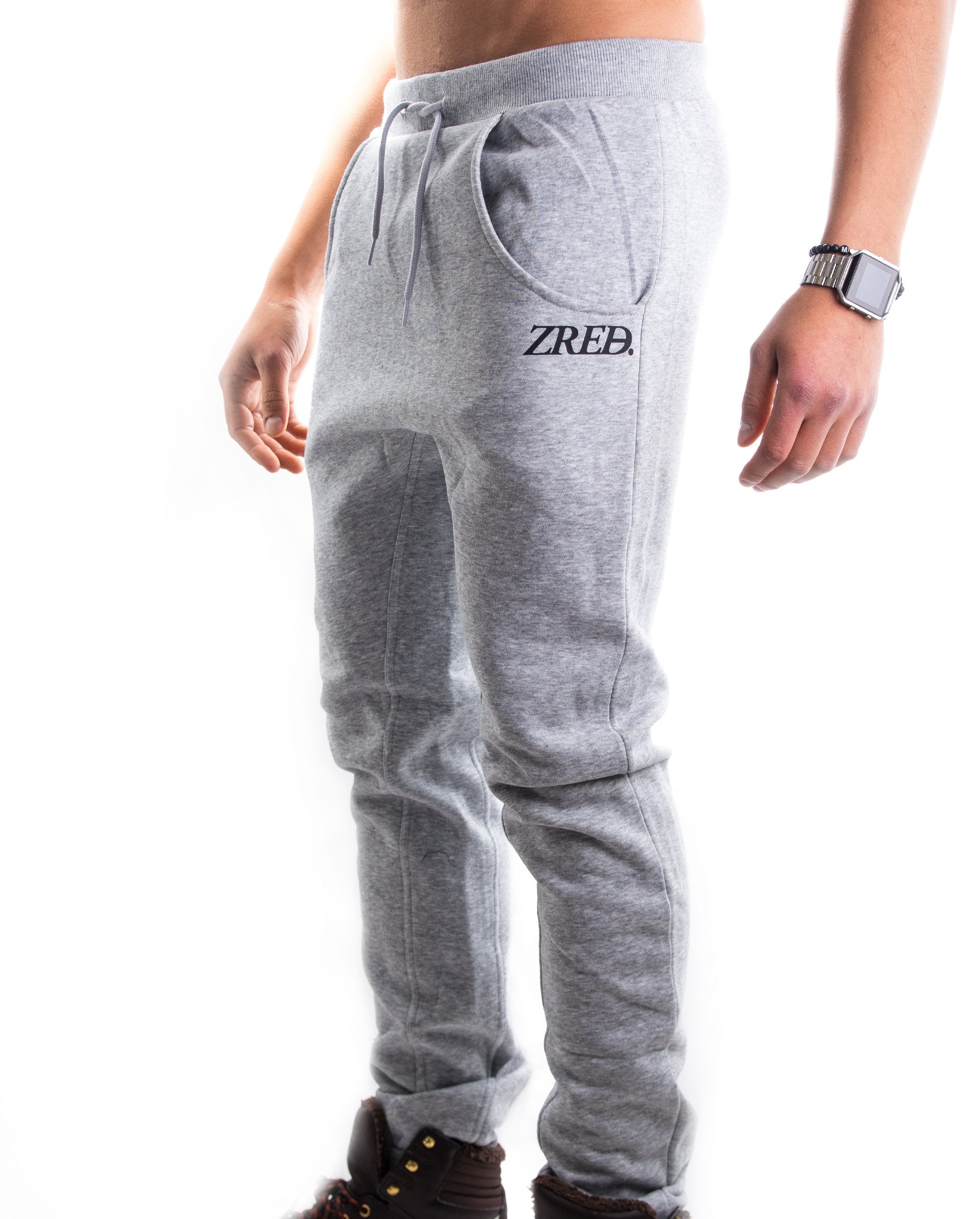 ZRED Sweatpant für Herren in grau, aus hochwertiger Baumwoll-Polyester-Mischung, ideal für Freizeit und Sport.