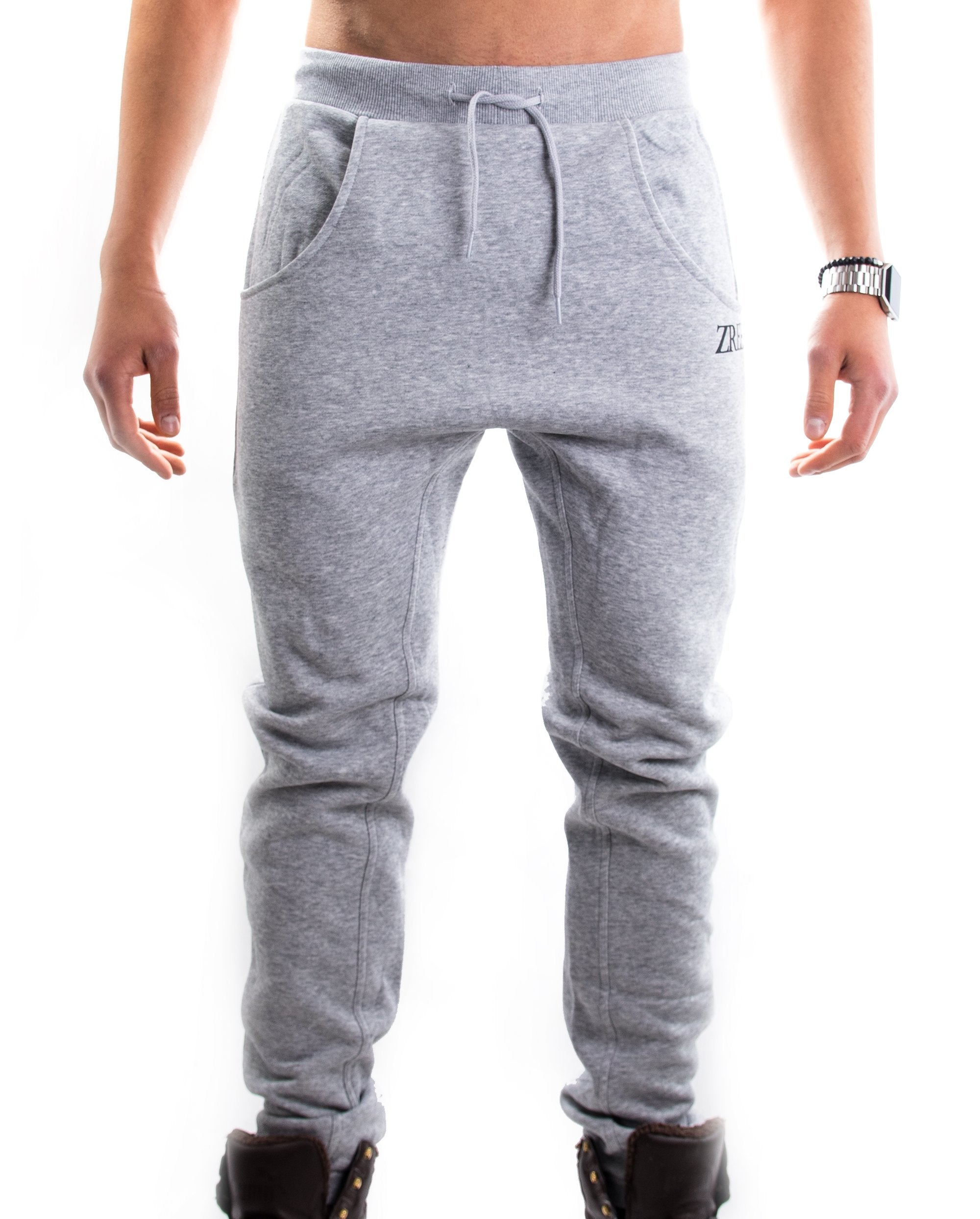 ZRED Sweatpant für Herren in grau, aus hochwertiger Baumwoll-Polyester-Mischung, ideal für Freizeit und Sport.