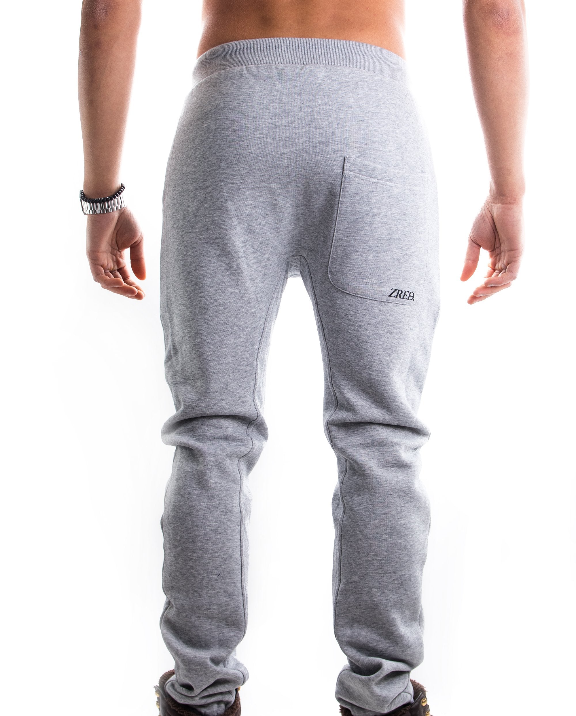 ZRED Sweatpant für Herren in grau, aus hochwertiger Baumwoll-Polyester-Mischung, ideal für Freizeit und Sport.